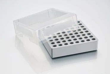 艾本德儲存盒 8 × 8, 可放置 64  個試管， 1  –  2  mL，3  件，高 53  mm，2  英寸，聚丙烯材料，可耐受最低 -86  °C，可高溫高壓滅菌，帶蓋子并具有數字字母標識